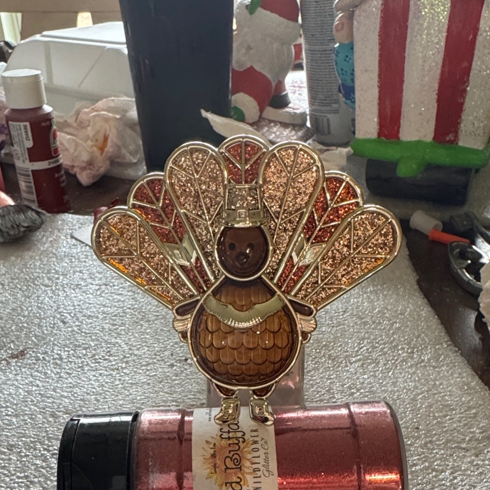 Bath & Body Works Glittery Turkey Decor - Gold and Brown Wallflower